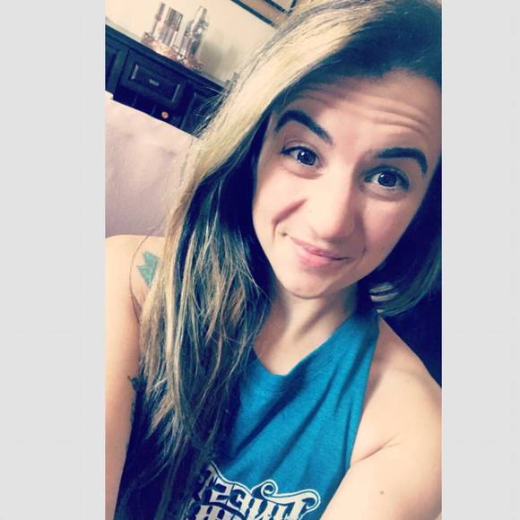 Meet your Posher, Liz - Picture 1 of 1